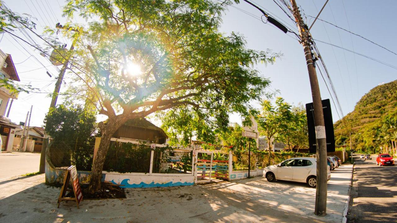 Hostel Barra Bar Balneario Camboriu Exterior photo